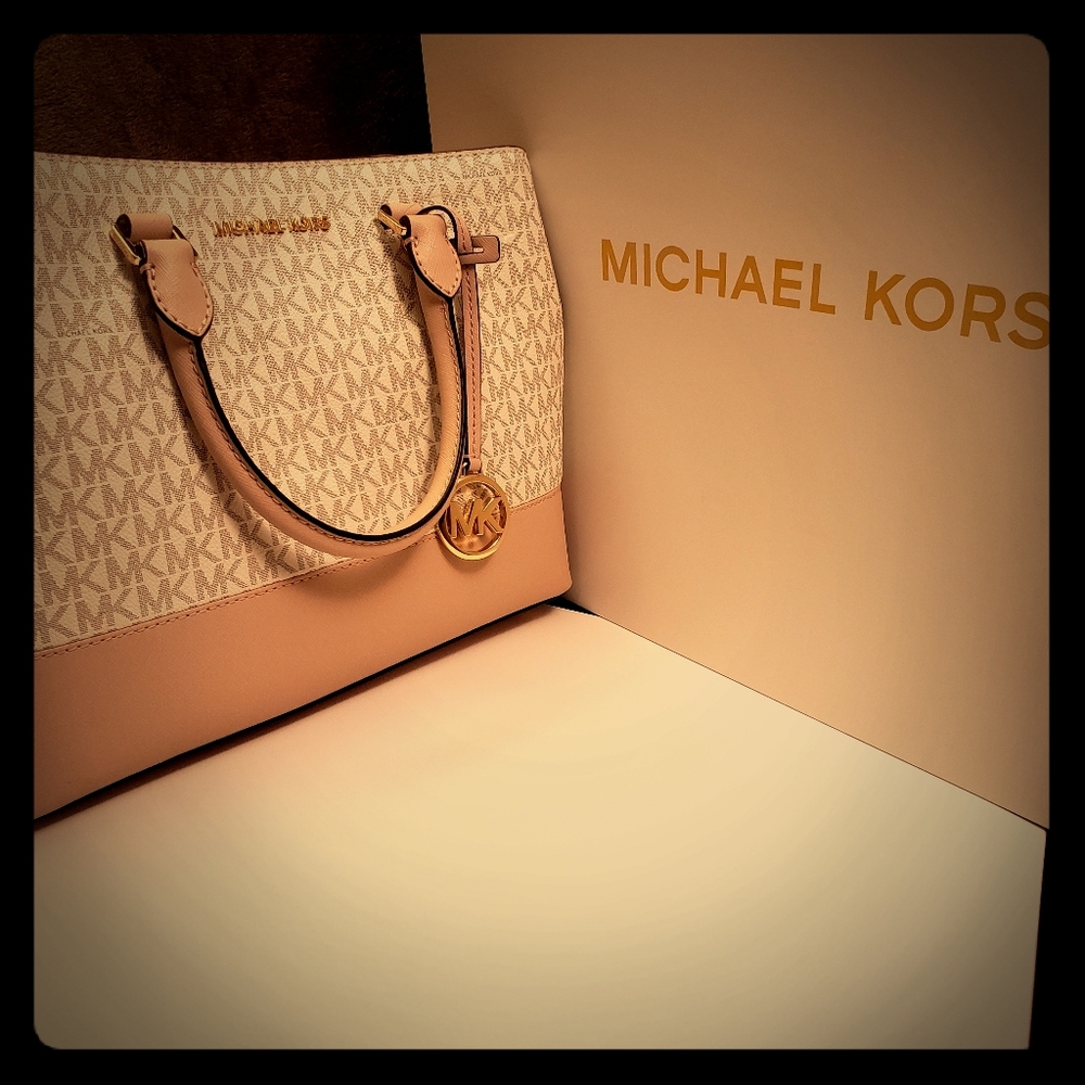 Michael Kors Savannah Large Satchel Leather